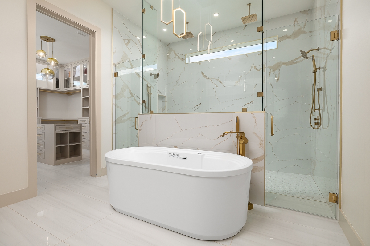 Freestanding tub marble shower