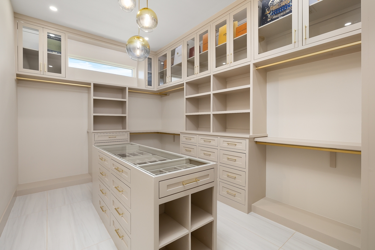 Walk-in closet with island